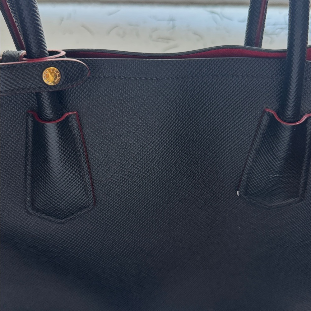 Prada medium Saffiano Cuir double tote - Picture 6 of 8